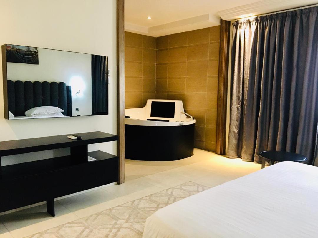 Summerset Continental Hotel Maitama By T E L E Hospitality Abuja Ngoại thất bức ảnh