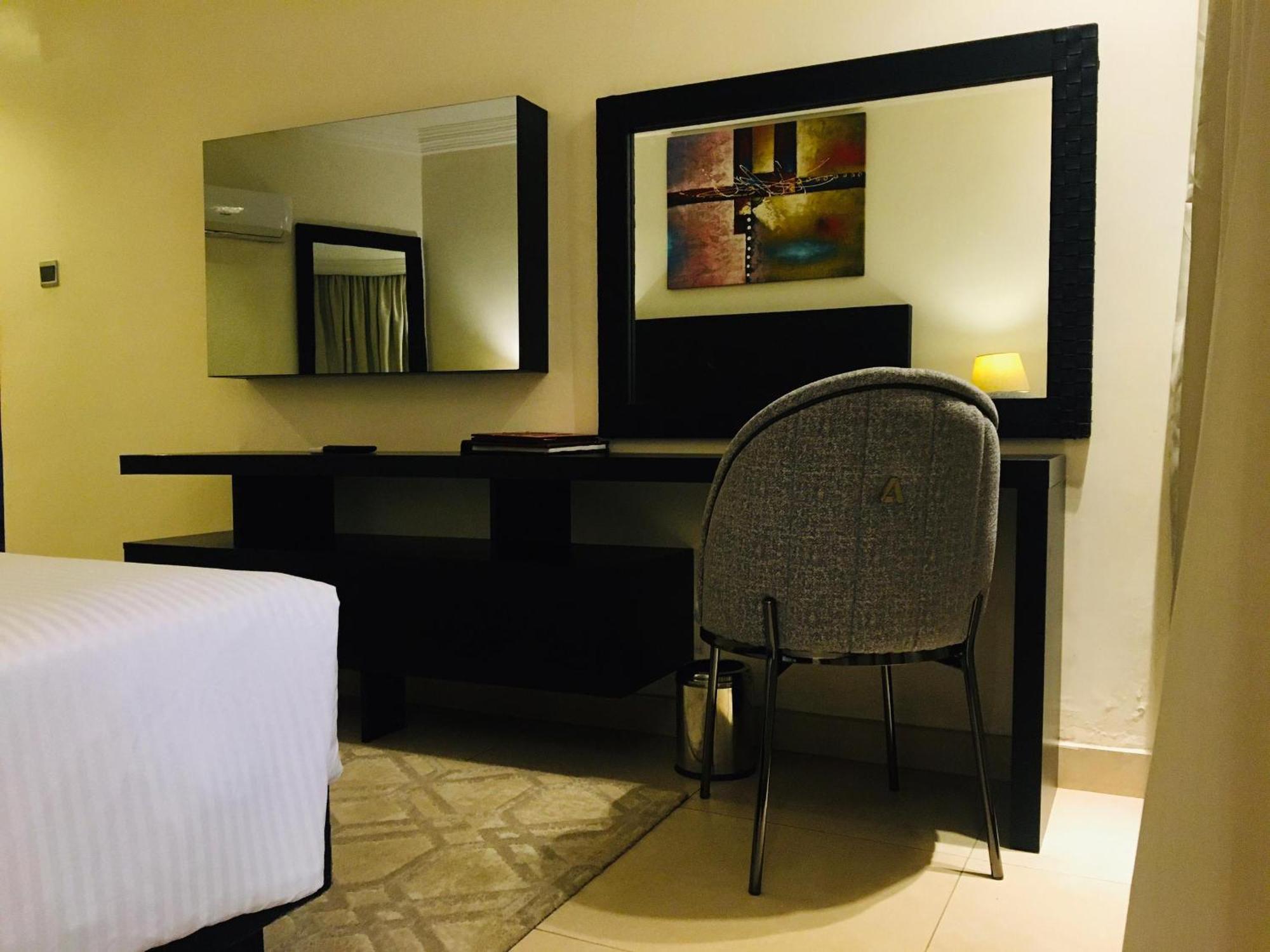 Summerset Continental Hotel Maitama By T E L E Hospitality Abuja Ngoại thất bức ảnh